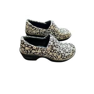 Boc Born Peggy Skull & Cross Bone Slip On Wedge Comfort Clogs Black White Sz 6.5